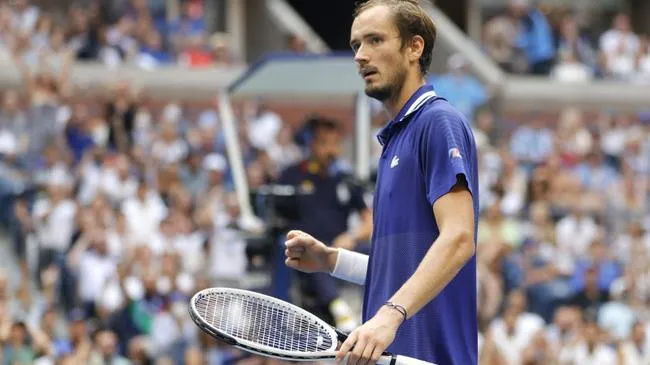 Daniil Medvedev giành quyền dự ATP Finals 2021 Federer giàu nhất làng