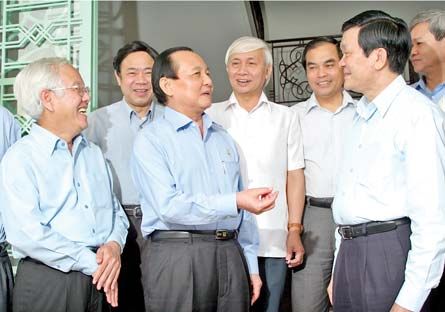 Đồng chí Trương Tấn Sang làm việc với TPHCM về “Học tập và làm theo tấm gương đạo đức Hồ Chí Minh”
