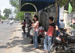 Vấn đề hôm nay: Không nên tăng giá xe buýt ở thời điểm hiện nay