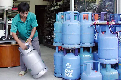 Tháng 4/2009: Giá gas giảm 12.000 đ/bình 12kg 