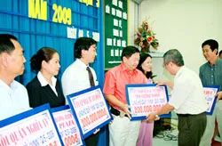 Giữ vững nhịp cầu đại đoàn kết