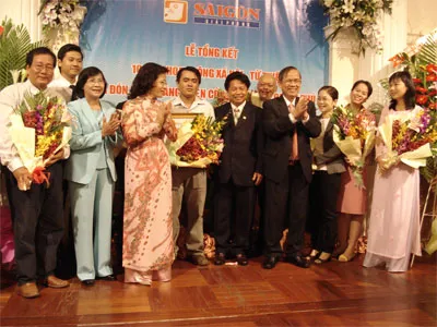 Ban Chương trình Xã hội Báo Sài gòn Giải phóng nhận bằng khen của Thủ tướng Chính phủ