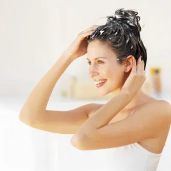 Tránh gội đầu vào sáng sớm và tối trước khi đi ngủ vì có ảnh hưởng xấu đến sức khỏe!   