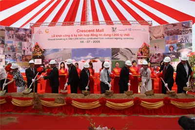 Khởi công dự án trung tâm mua sắm Hồ bán Nguyệt - Crescent Mall ở quận 7