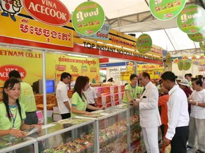 Kinh nghiệm phân phối hàng Việt Nam tại Campuchia 