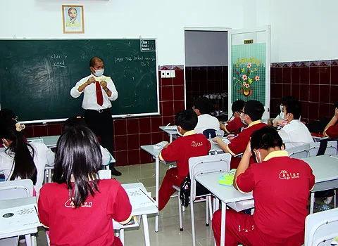 Thầy trò tích cực phòng chống dịch cúm A H1N1 