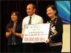 Quỹ hỗ trợ cộng đồng Lawrence S.Ting trao học bổng năm học 2010 trị giá hơn 3,6 tỉ đồng. 