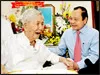 Bí thư Thành ủy TP.HCM Lê Thanh Hải thăm và chúc sức khỏe Giáo sư, nhà giáo nhân dân Trần Văn Giàu
