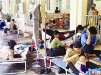 Trời trở lạnh, cùng lúc trẻ nhiễm nhiều bệnh