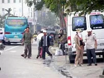 Cần có biện pháp chế tài mạnh hơn đối với xe khách dù