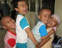 Những nụ cười không tắt