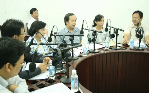 Đối thoại cùng chính quyền thành phố về chủ đề giao thông đô thị