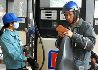 Xăng dầu tăng giá: Doanh nghiệp phải tự điều chỉnh sản xuất để thích nghi