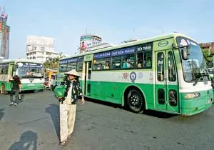 Xe buýt Tp.HCM: chưa già đã yếu