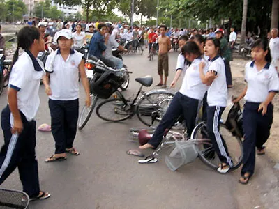 Phòng chống bạo lực học đường:  Người lớn phải gương mẫu