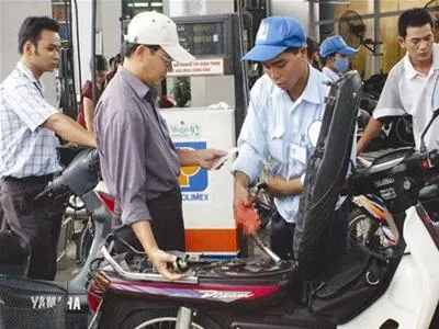 Cần có biện pháp mạnh ngăn chặn tình trạng té nước theo mưa