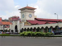 Thành phố trong mắt người nước ngoài và người xa xứ