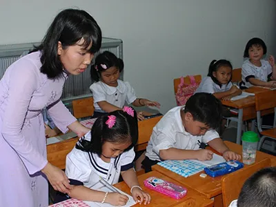 Những vùng trũng của giáo dục TP br Bài 2: Trường dài cổ... chờ thầy