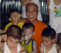 Gương điển hình Nhà sư Thích Thiện Chiếu: Nhà sư và những đứa trẻ sống dưới cội Từ bi