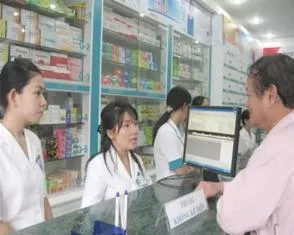 Bán thuốc không mặc áo công tác bị phạt tối đa 1 triệu đồng