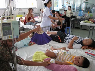 Sốt xuất huyết rộ lên ở trẻ nhỏ