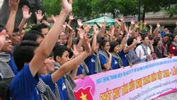 100 chiến sĩ tình nguyện tại mặt trận nước Lào và Campuchia
