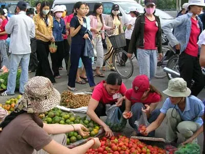 TPHCM: Chợ tự phát tiếp tục hoành hành