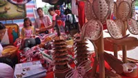 Triển lãm “Vươn lên từ cánh hoa khuyết”