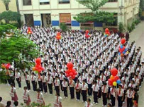Ghi nhận: Rộn ràng ngày đầu năm học 2010 - 2011