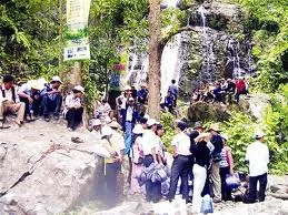 Khách đăng ký tour du lịch tăng mạnh trong dịp nghỉ lễ
