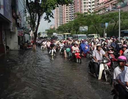 Thành phố đang từng bước tháo gỡ khó khăn về ngập nước, kẹt xe