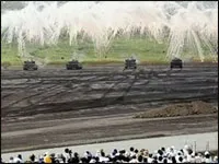 Nhật Bản tập trận cho dân xem