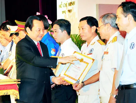 Bình luận: Đẩy mạnh hơn nữa cuộc vận động “Học tập và làm theo tấm gương đạo đức Hồ Chí Minh”