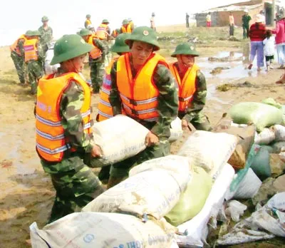 Khắc phục hậu quả và công tác cứu trợ đồng bào vùng lũ tại miền Trung
