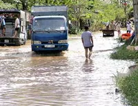Mưa kết hợp triều cường gây ngập nặng tại Thanh Đa – Bình Quới
