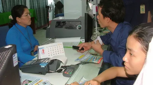 PV Phó giám đốc Công ty vận tải đường sắt Sài Gòn về bán vé tàu tết ngày 15/11