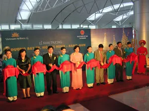 Vietnam Airlines khai trường đường bay TPHCM - Răng gun -TPHCM