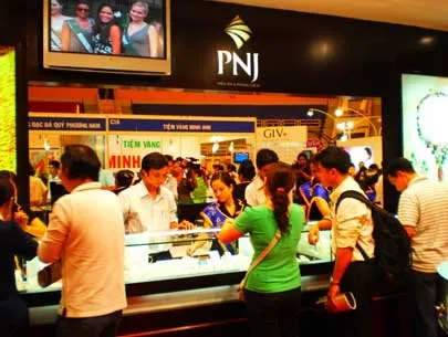 Hội chợ Quốc tế Trang sức Việt Nam lần thứ 19 năm 2010 tại TP.HCM thu hút 40.000 khách