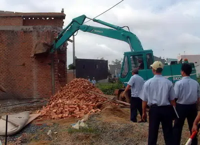Xử lý sai phạm trong lĩnh vực xây dựng: tiền - hậu bất nhất
