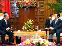 Thủ tướng Nguyễn Tấn Dũng tiếp Chủ tịch Ủy ban đặc biệt của Quốc hội Nhật Bản về ODA