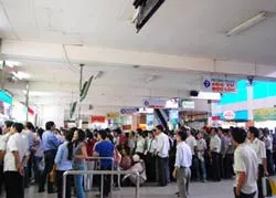 Đổi mới cách bán vé phục vụ tết Tân Mão