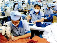 VĐHN: Bao giờ lao động nữ hết thiệt thòi?