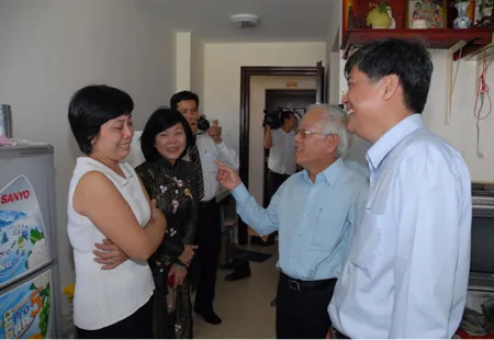Xuân an cư lạc nghiệp
