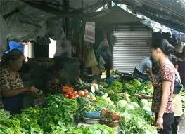 Thị trường TP: Lượng hàng về chợ tăng nhưng chưa đạt mức ngày thường trước Tết