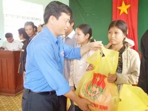 TPHCM tổng kết công tác chăm lo Tết Tân Mão 2011