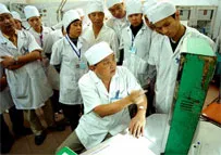 Bình luận: Không chỉ là tôn vinh