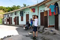 Chia  khó cùng công nhân thời bão giá
