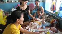 Dịch bệnh tay chân miệng ở trẻ em đang gia tăng