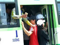 Văn hóa xe buýt, cần những đổi thay từ ý thức người dân