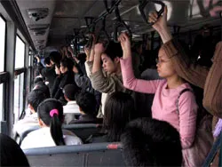 Xe buýt cần tạo dấu ấn trong lòng người dân